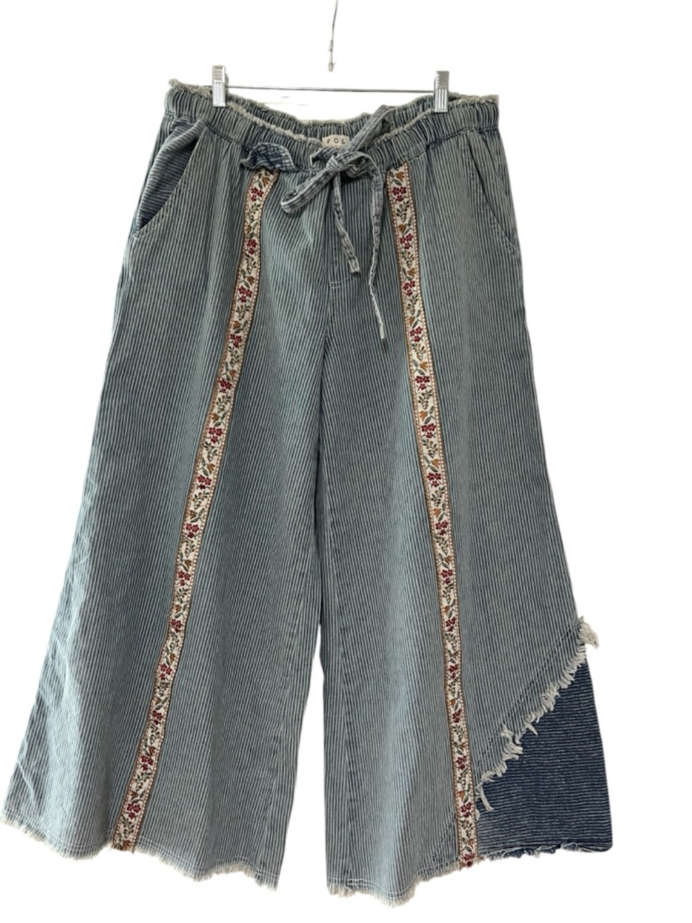 POL Camille Striped Light Blue Denim Shorts with Frayed Edge NWOT - Picture 2 of 5